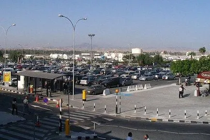 Aeroportul din Larnaca - terminalul principal aeroport în Cipru