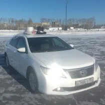 Fehér Toyota Camry az esküvő