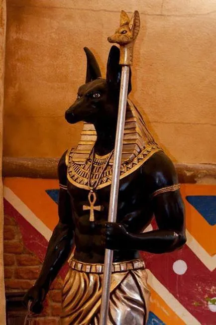 Anubis - az istenség az ókori egyiptomi sakálfejű halál istene