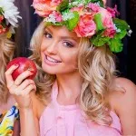 Fata din Belarus Barbie Katya Koba in viata si on-line ca Barbie