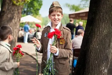 Flori de victorie - una dintre principalele simboluri ale 09 mai