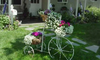 grădină de flori fata de proiectare a casei