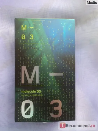 molecule Escentric molecula 03 - „și știi mirosul de parfum vetiver că fiecare