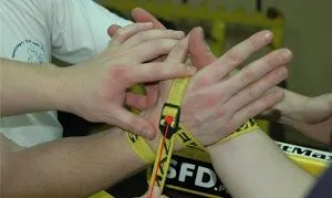 Cum de a lupta în armwrestling sobru și fără a le