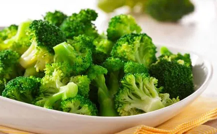 Főzni brokkoli egy serpenyőben finom egyszerű és hasznos