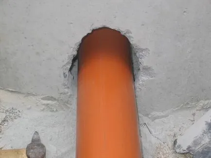 Как да се свържете канализационната тръба с бетонни пръстени в частна къща