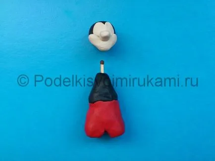 Ca Mickey Mouse sculpta din plastilină