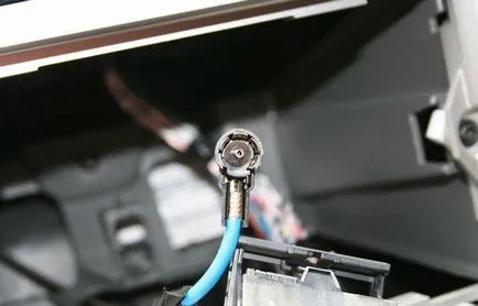 Как да се инсталира на радиото в Ford Focus с ръцете си