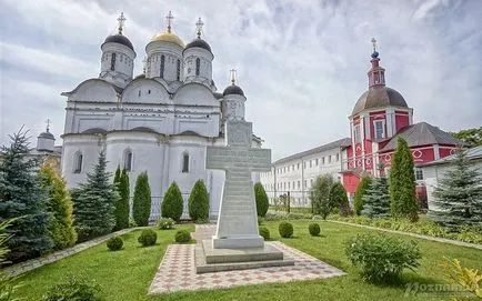 Borovsky манастир - Pafnutevskom манастир в Боровск