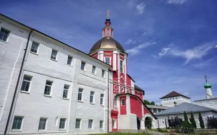 Manastirea Borovsky - Manastirea Pafnutevskom din Borovsk