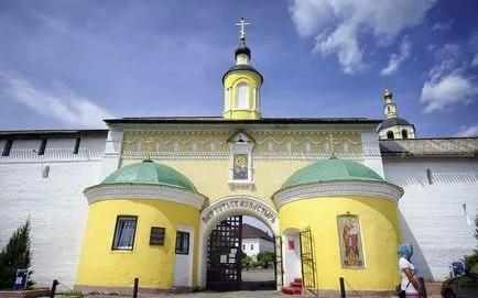 Borovský kolostor - Pafnutevskom kolostor Borovsk