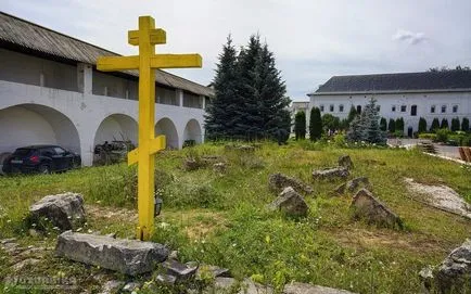 Manastirea Borovsky - Manastirea Pafnutevskom din Borovsk