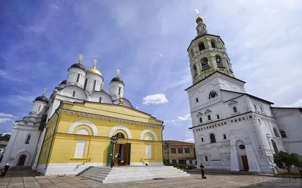 Manastirea Borovsky - Manastirea Pafnutevskom din Borovsk