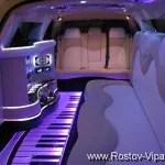 Limuzine Chrysler 300C mașini de închiriat în Rostov-pe-Don