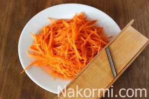Морковите от корейски с готовия дресинг рецепта със снимка