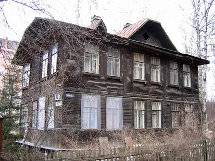 La locul unei cabane din lemn într-un anumit construi o casa de 9 etaje