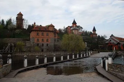 Regiunea fagi, Kiev - un parc amenajat pe malul rostavitsy