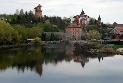 Букови дървета, Киев региона - озеленен парк на брега на rostavitsy