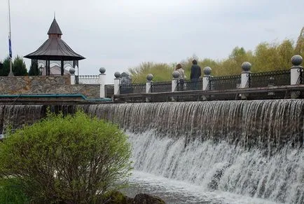 Regiunea fagi, Kiev - un parc amenajat pe malul rostavitsy