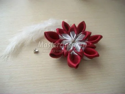 Bezel в kanzashi техника