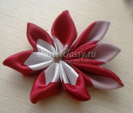 Bezel в kanzashi техника