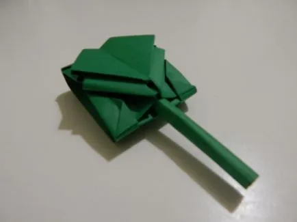 Küldj egy ajándékot pápa február 23-án a kezüket tartály origami