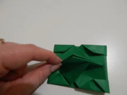 Küldj egy ajándékot pápa február 23-án a kezüket tartály origami