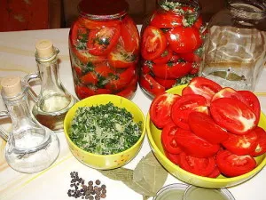 Tomate și usturoi în timpul iernii - rețete delicioase umplutura film