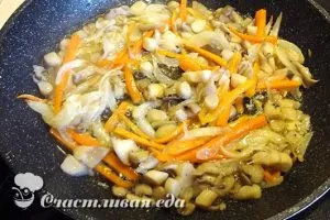 Рецепта Funchoza юфка с гъби, пилешко и зеленчуци