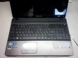 Reparare laptop packard Bell EASYNOTE ts11 - curățarea prafului, înlocuind pasta termică, repararea corpului și