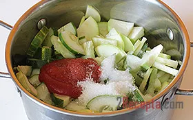 Salata de castraveti si suc de fructe pentru iarna - un pas cu pas reteta fotografii