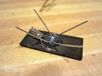 Робот хлебарка Solar с ръцете си