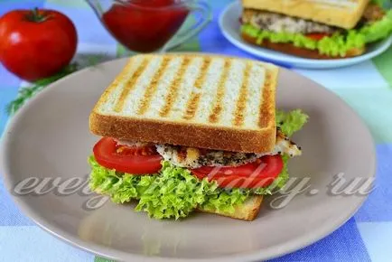 Sandwich csirkével és szalonnával