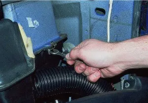 gaz Demontarea încălzitorului radiatorului 3110, automobiliști