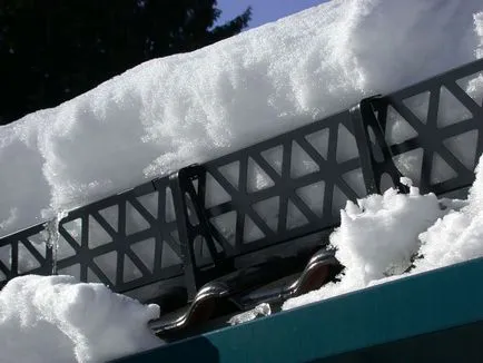 Сняг спирка на покрива установи себе си