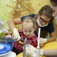 Dental Clinic copil zâmbet (copil zâmbet) pe Taganka
