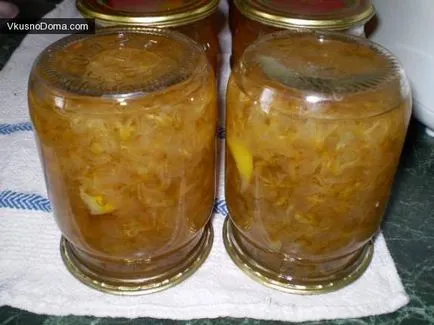 Jam направени от цветя акация