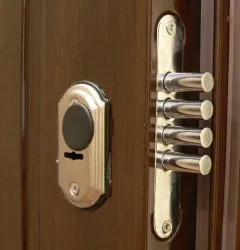Forme și instalarea încuietori pentru uși