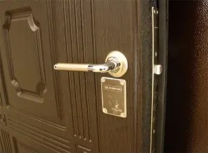 Какво става, ако ключалката на вратата заседнала