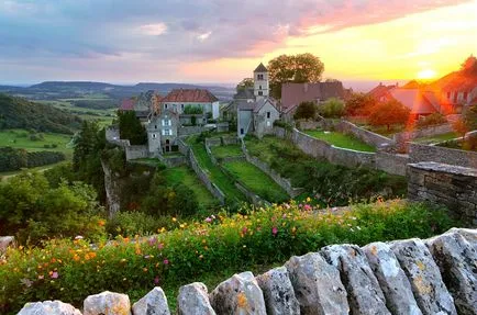 Burgundy атракции