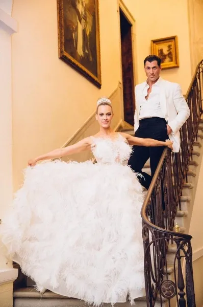 Ex-főiskolai Maksim Chmerkovsky megosztott élénk képeket az ő esküvői Peta Murgatroyd,