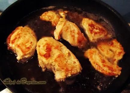 Csirke filé serpenyőben - szokatlan recept egy fotó