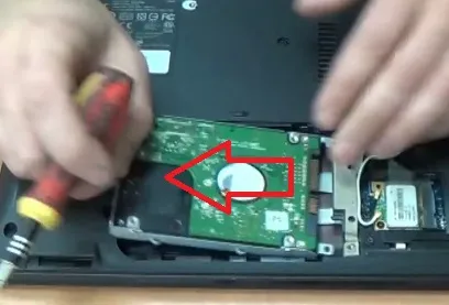 Instrucțiuni pentru înlocuirea memoriei, hard disk, Wi-Fi și un laptop DVD-RW acer 5742