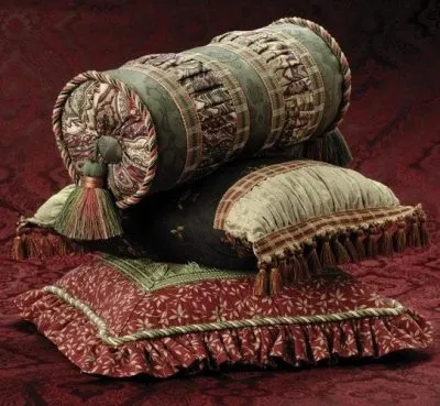 Какво е най-добрият възглавницата за спане и декора на пера, надолу, вълна, бамбук или друг материал