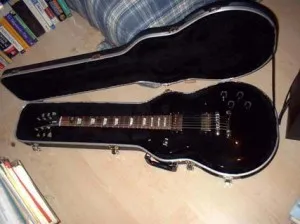 Hogyan lehet megkülönböztetni a valódi Gibson Les paul hamisított