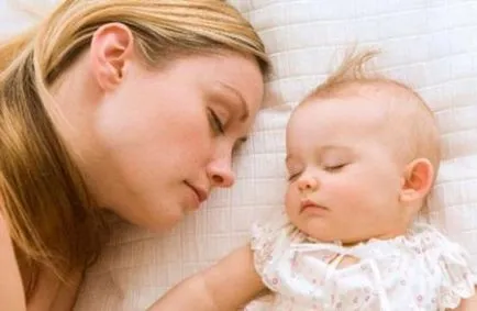 Как да се отбие детето спи с майка си