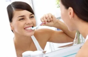 Как да си миете зъбите - видео най-добрият начин за почистване и белината