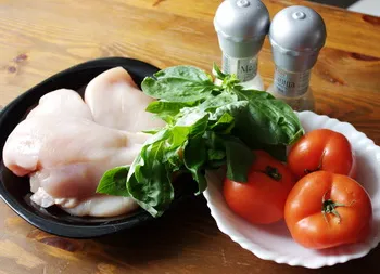 Как да се готви пилешки гърди с домати и босилек - доказан стъпка по стъпка рецепта със снимки на