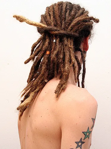 Cum se împletească Dreadlocks