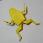 Cum sa faci o broasca din hârtie origami, care este sărituri cu mâinile lor, instrucțiuni pas cu pas,